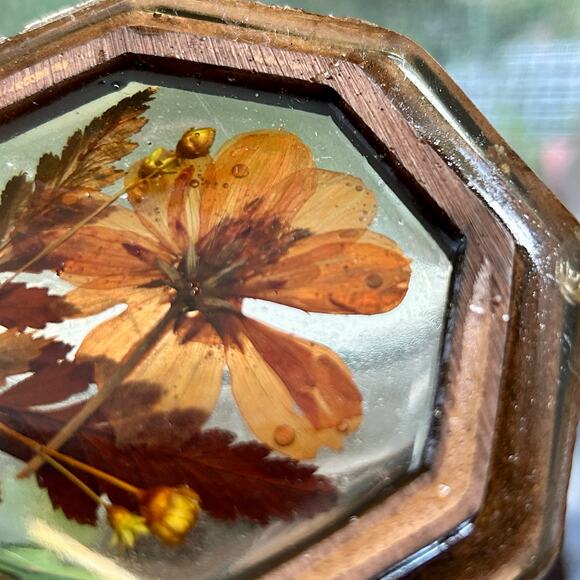 Vintage Octagon Wood Trinket Box with Pressed Flowers - 1970s Keepsake Box - Picture 3 of 10